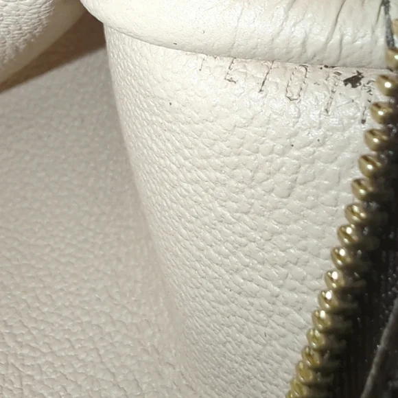 Authentic Louis Vuitton Accessories Pouch - Picture 12 of 12